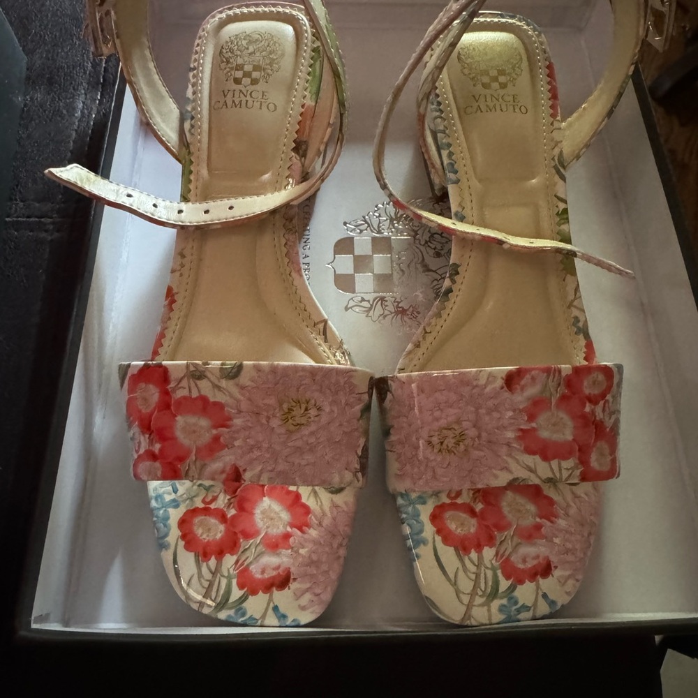 Vince Camuto Floral Women's Sandals - Pink and Cream